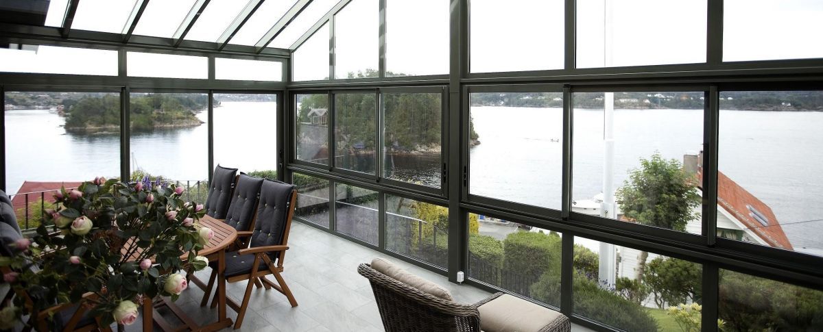 Hagestue i plast, tre eller aluminium